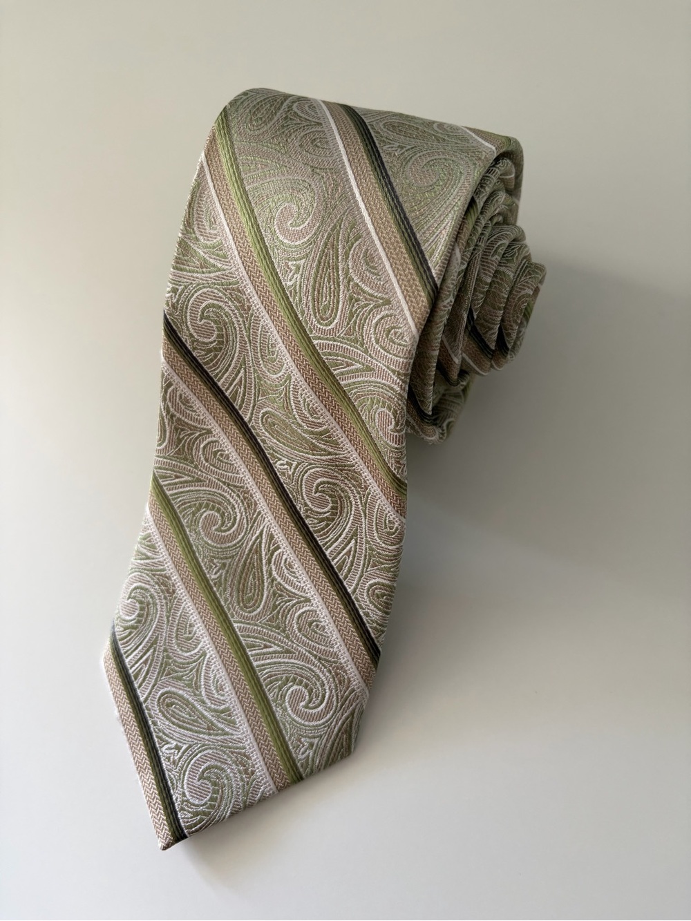 Joseph of Feiss Men's 100% Silk Tie Gold Paisley